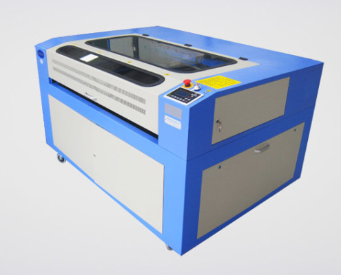 signmaking laser machine 495x400 - Пластиковые Изделия