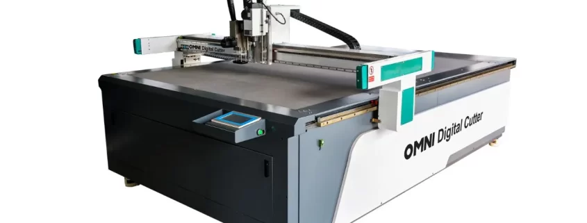 digital cutting machine with static table 845x321 - Precisão de corte industrial: Encontre sua máquina de corte digital perfeita