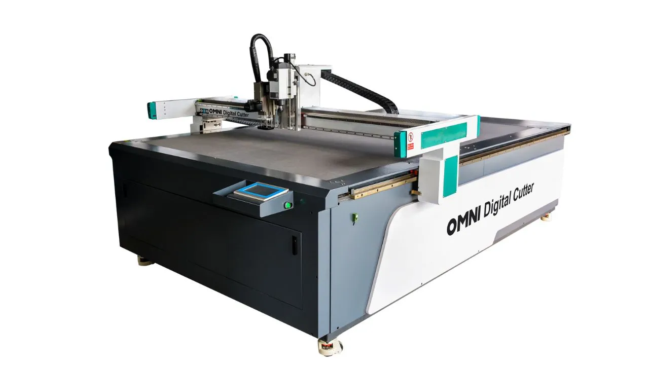 digital cutting machine with static table - Máquina de corte digital Série DS
